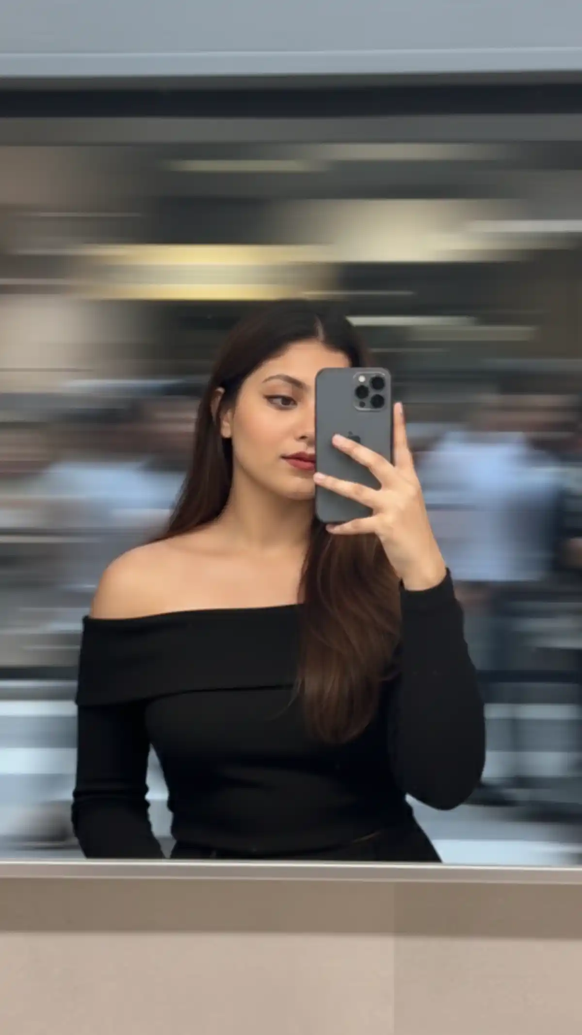 Urban Mirror Selfie with Dynamic Background Motion Blur